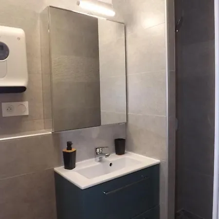Apartment Le Estella Appart: Beachside Serenity With Parking & Wi-fi *