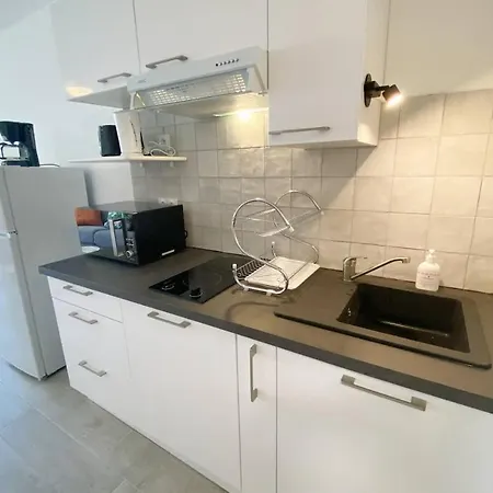 Apartment Le Estella Appart: Beachside Serenity With Parking & Wi-fi *